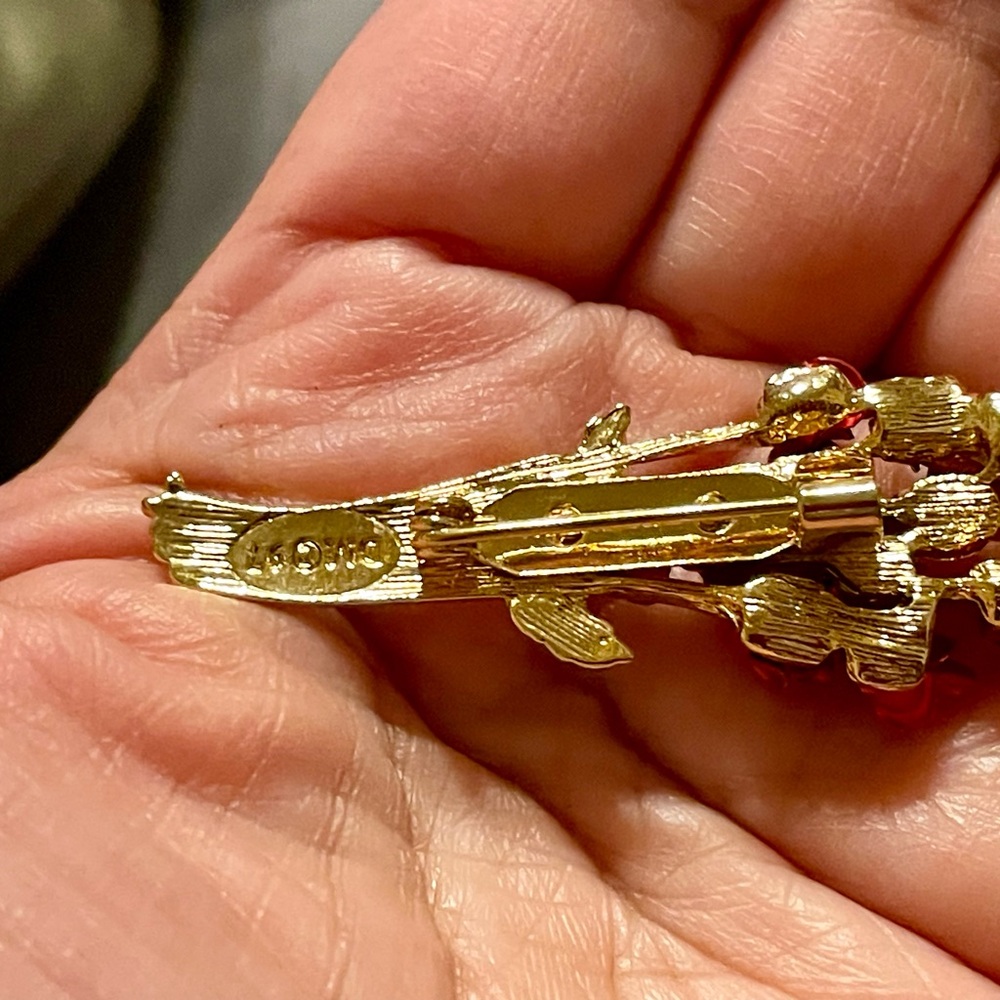 DM Vintage Red Rose Brooch - Picture 2 of 4